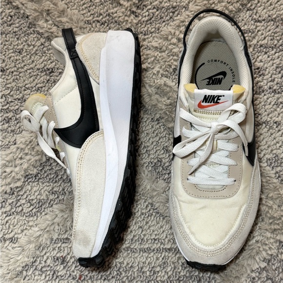 Nike Women’s Waffle Debut Shoes | Size 8.5 - Picture 5 of 9